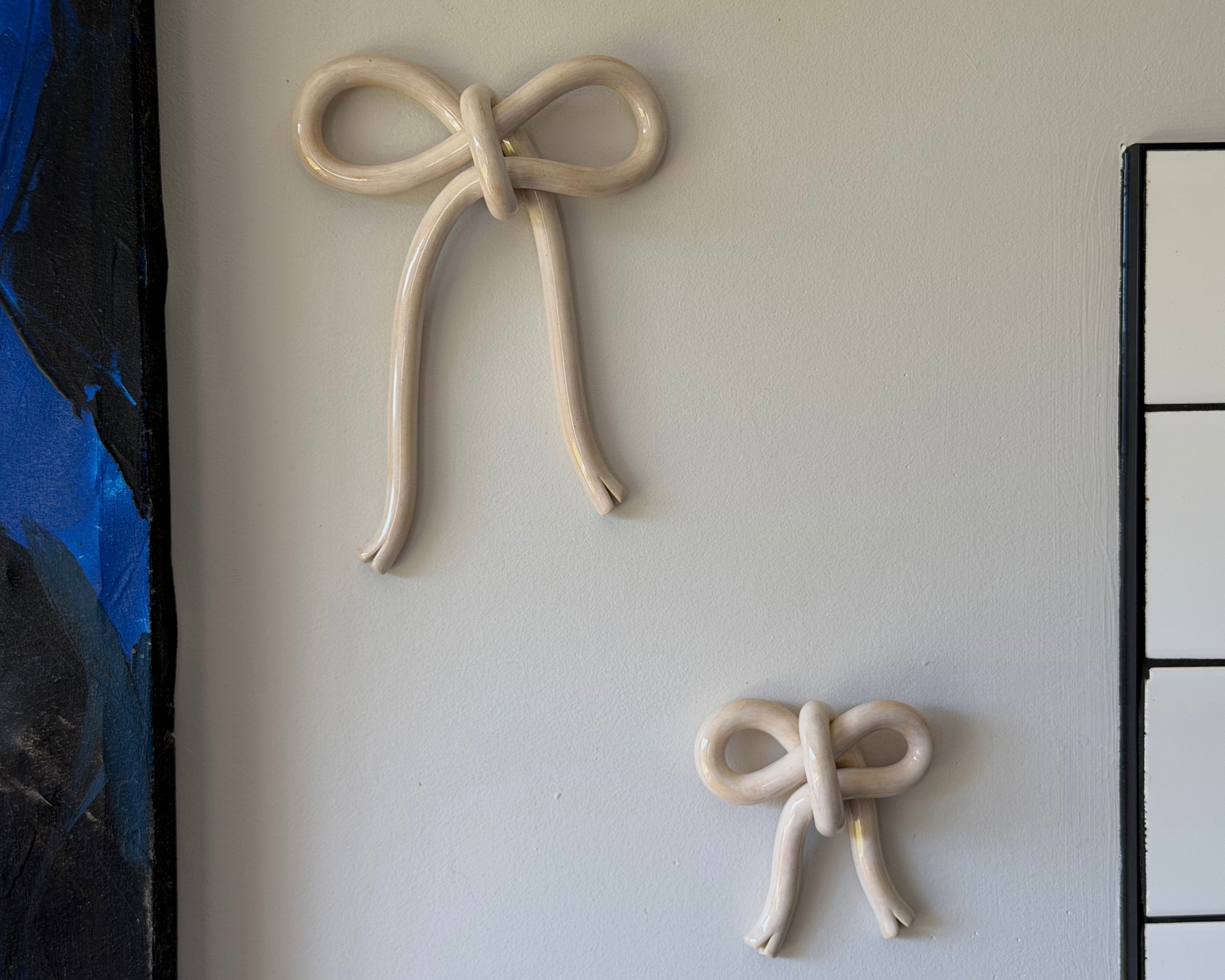 Milky Bow Pair